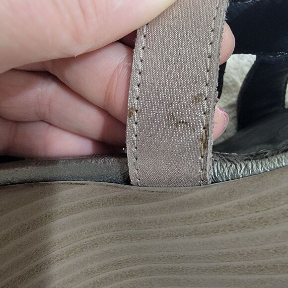 Naot Flirt Wedge Sandals Woman's EU 39 US 8-8.5 Shoes Rose Gold Brass Metallic - Picture 7 of 16